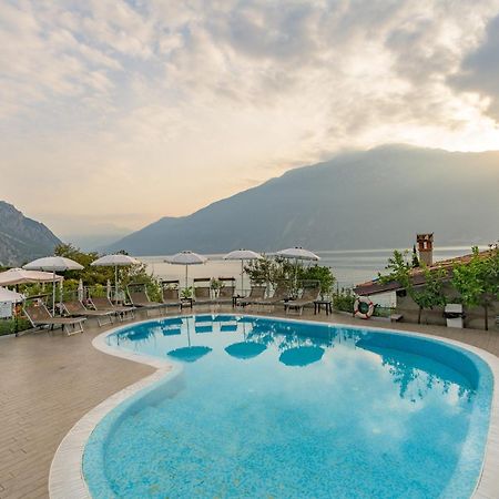 Garda Suite Hotel (Adults Only) Limone sul Garda Exteriör bild