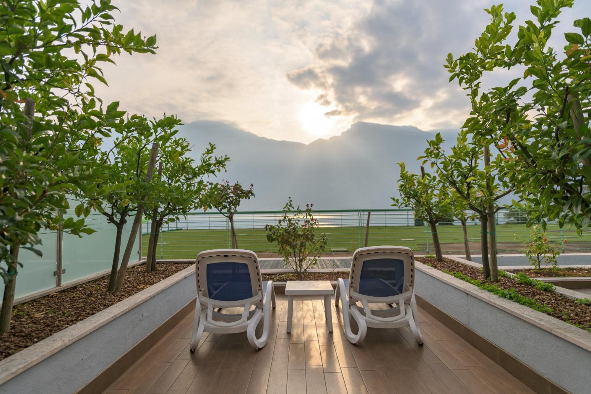 Garda Suite Hotel (Adults Only) Limone sul Garda Exteriör bild