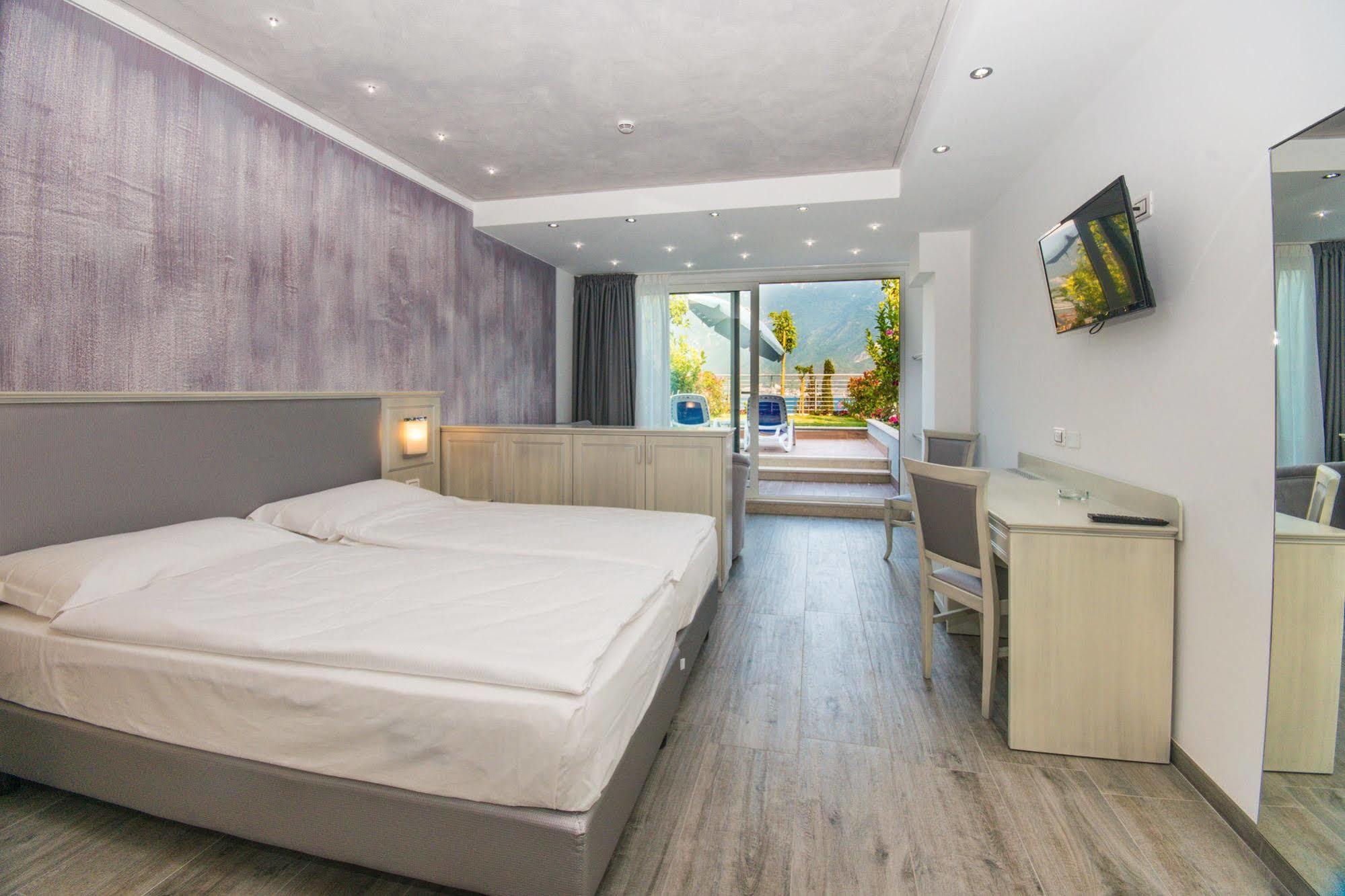 Garda Suite Hotel (Adults Only) Limone sul Garda Exteriör bild